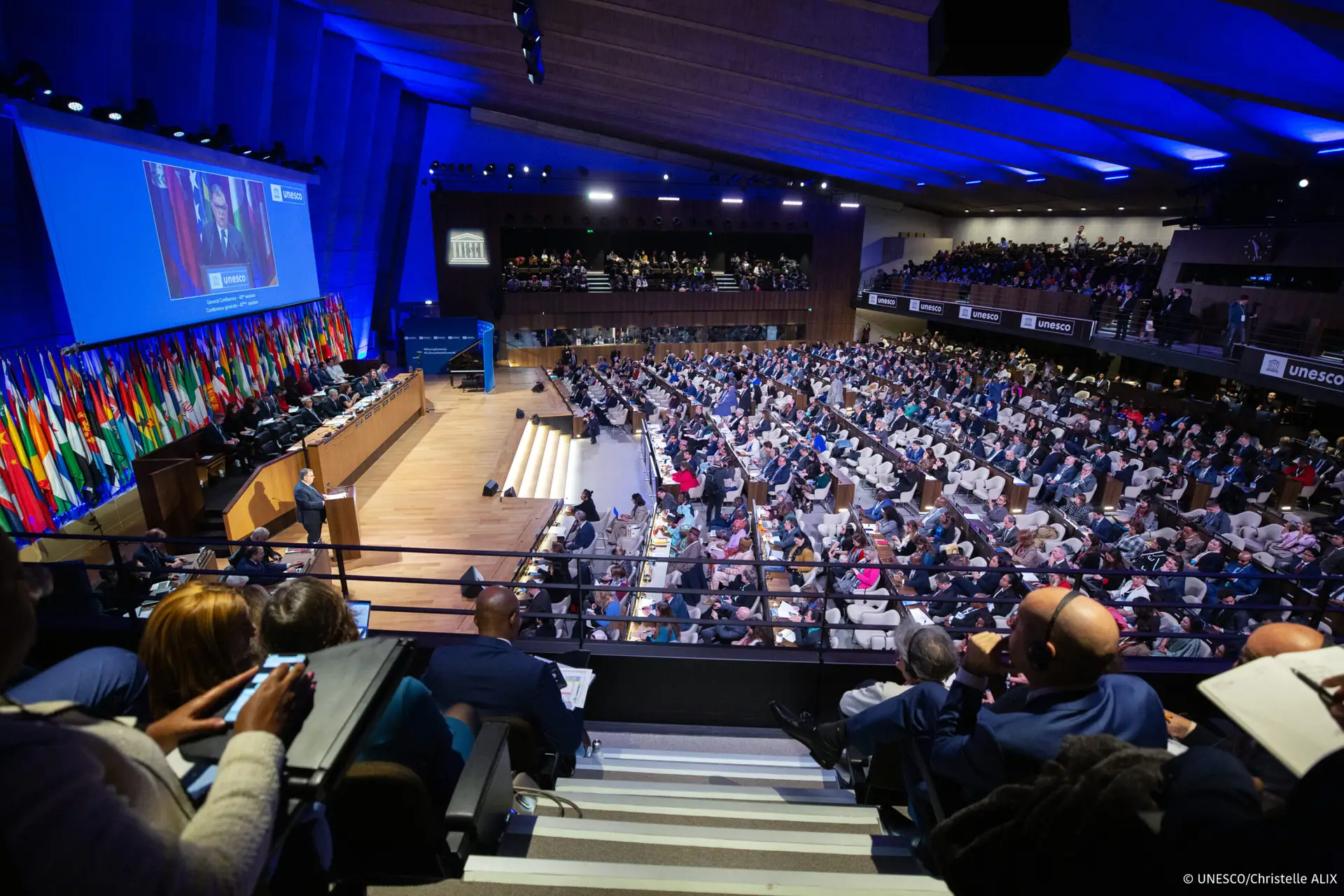 현장스케치_메인사진_유네스코총회 개회식