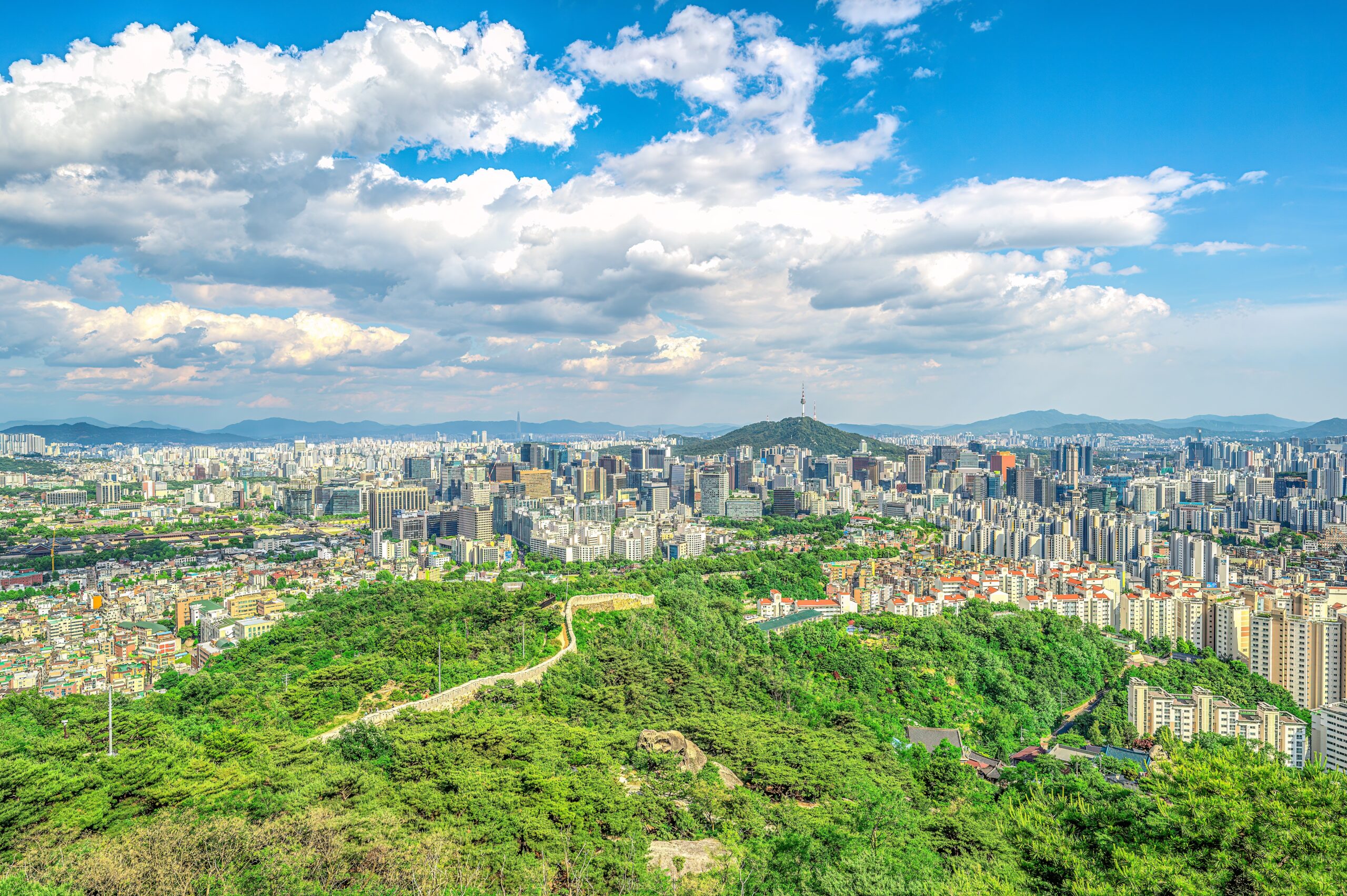 Seoul,,South,Korea,,Beautiful,Sky,Day,,Aerial,View,At,Inwangsan